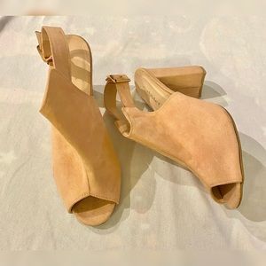 Pink high heels from Egypt
